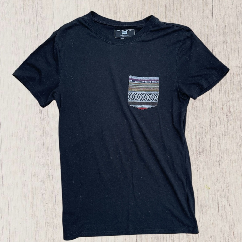 Beautiful Giant men’s Aztec shirt